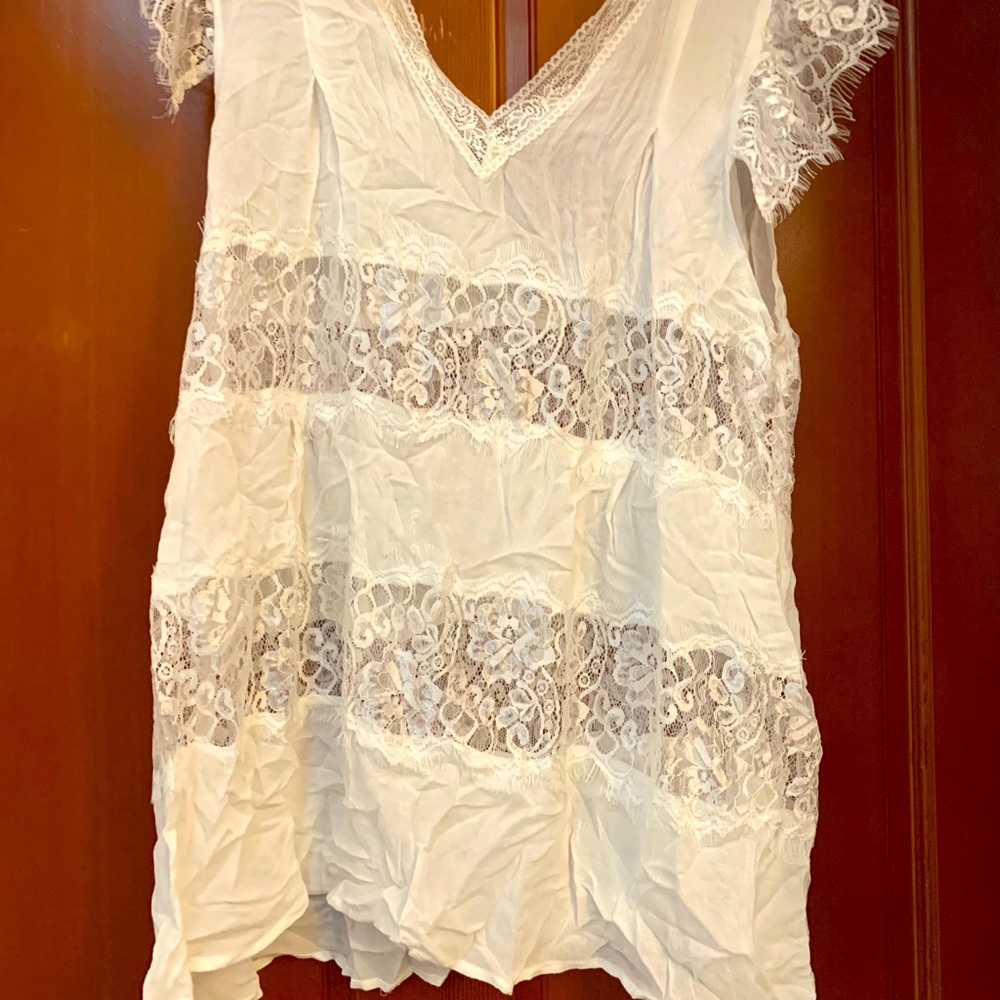 Detailed white lace tank top